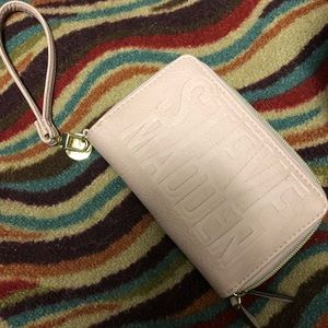 Steve Madden wristlet